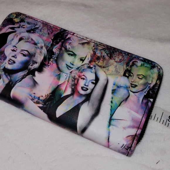 Marilyn Monroe Wallet - Picture 6 of 9